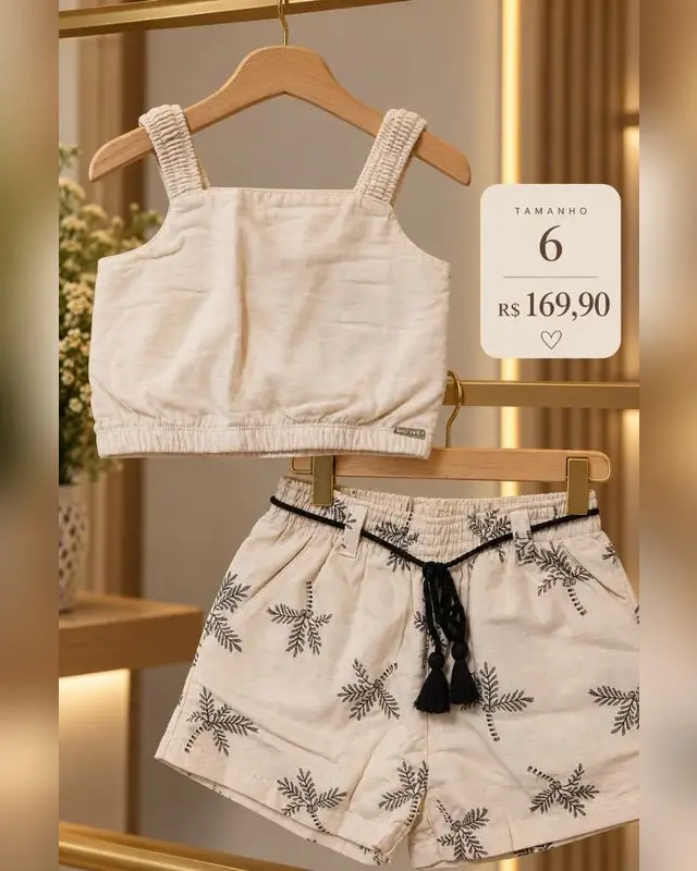 Conjunto cropped e short off-white com palmeiras